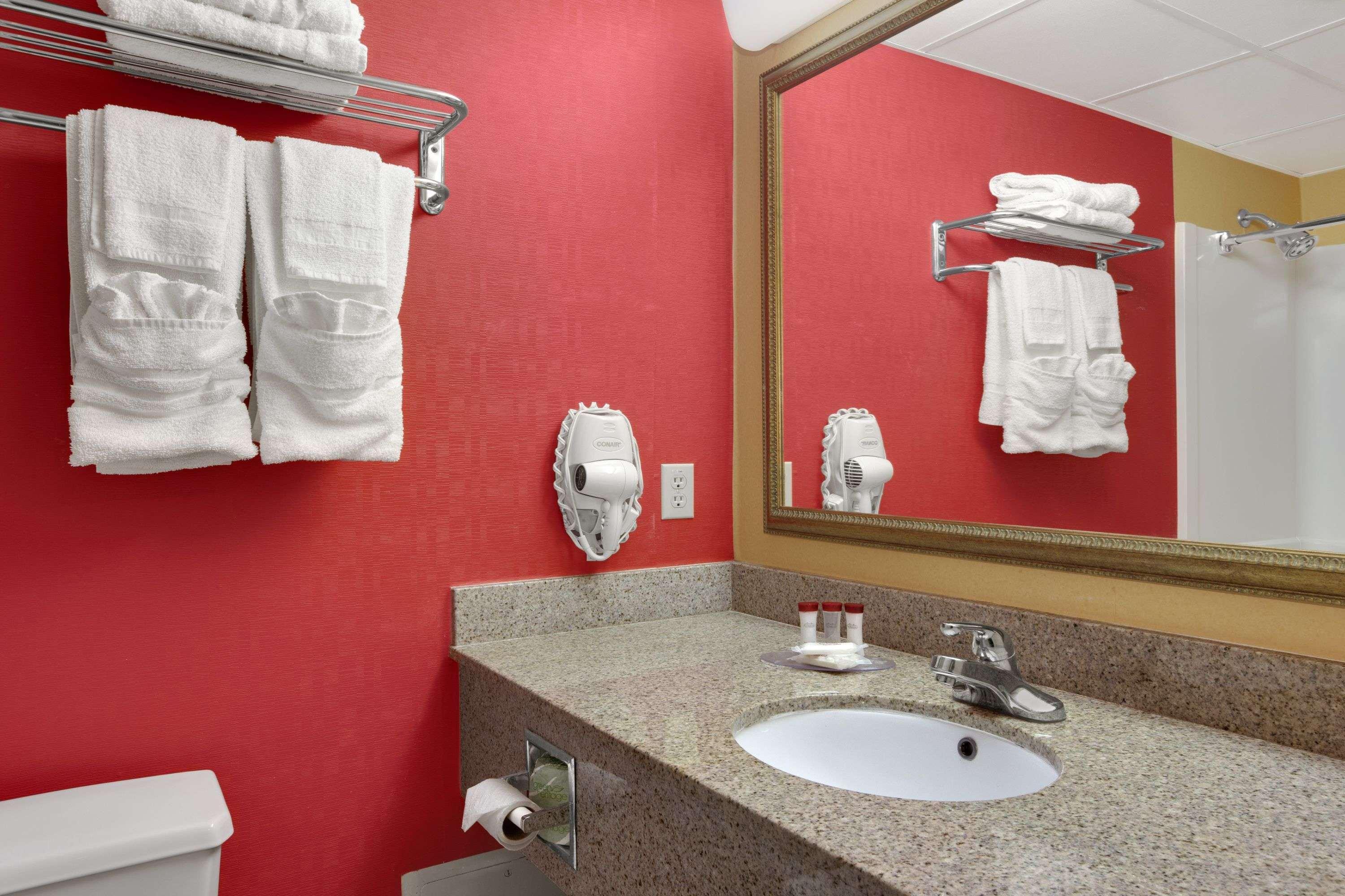 รามาดา บาย วินด์แฮม อีสต์ ออเรนจ์ Hotel อีสต์ออเรนจ์ ภายนอก รูปภาพ